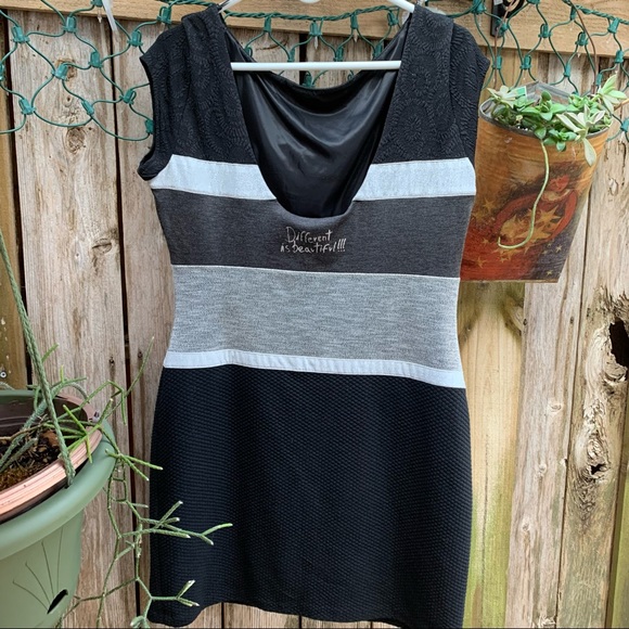 Desiqual black, silver, gray size XL dress. Fully lined with a low back - Picture 5 of 9